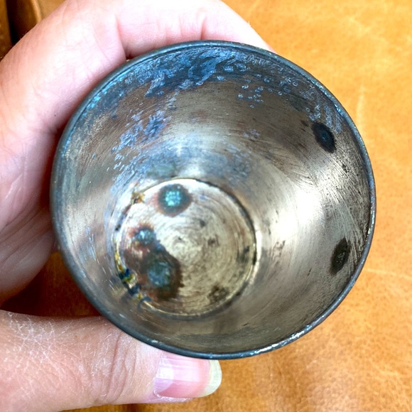 Very vintage souvenir of Atlanta heavy pencil cup with landmarks. Old patina - Picture 10 of 10